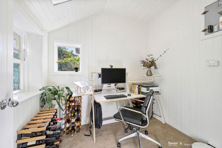 Photo of property in 121 Onslow Road, Khandallah, Wellington, 6035