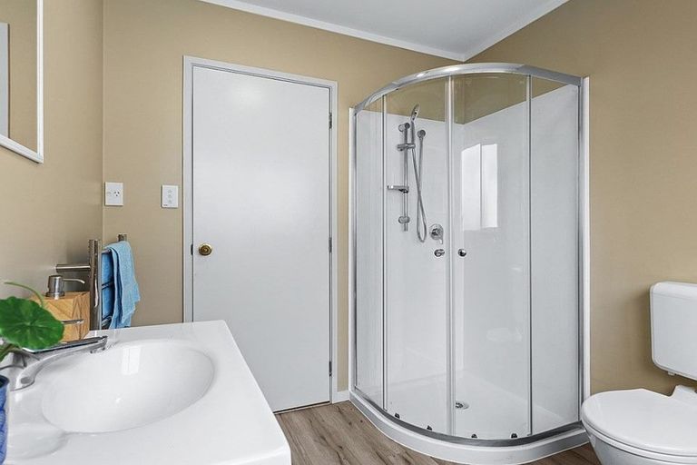 Photo of property in 3/45 Everglade Drive, Goodwood Heights, Auckland, 2105