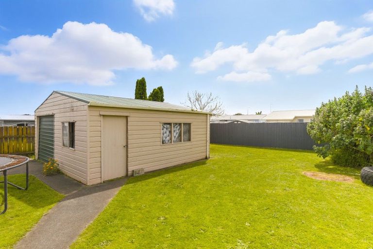 Photo of property in 15 Ross Street, Levin, 5510