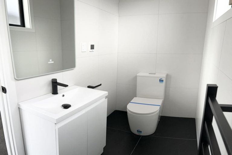 Photo of property in 1 Turbine Way, Hobsonville, Auckland, 0616