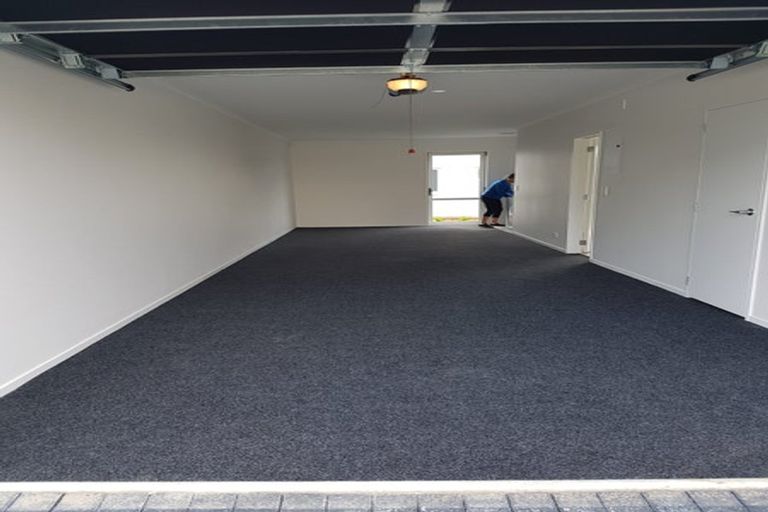 Photo of property in 9 Manutewhau Road, Massey, Auckland, 0614