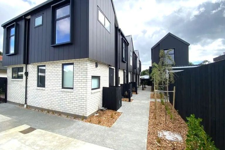Photo of property in 8/109 Taikata Road, Te Atatu Peninsula, Auckland, 0610
