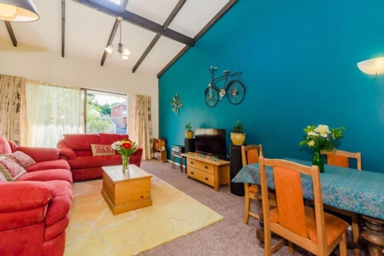 Photo of property in 70 Belvedere Avenue, Waikanae, 5036