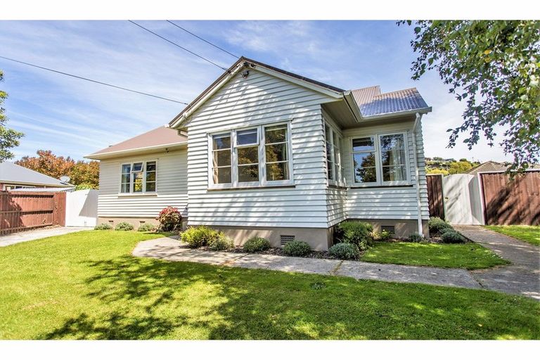 Photo of property in 338 Riverlaw Terrace, Saint Martins, Christchurch, 8022