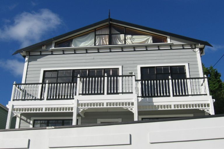 Photo of property in 25 The Crescent, Roseneath, Wellington, 6011