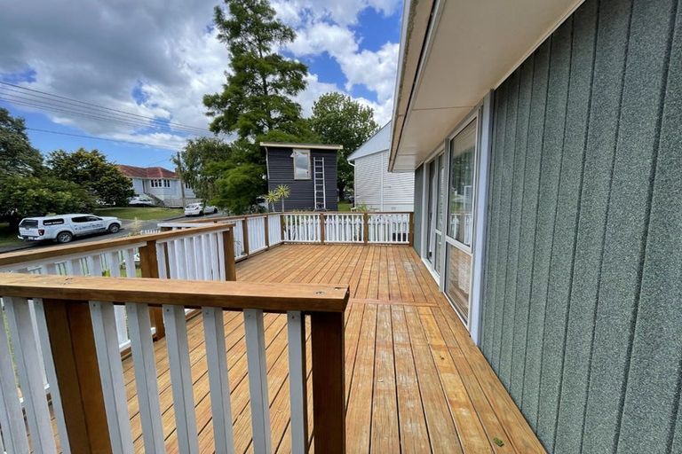 Photo of property in 10 Hinau Street, New Lynn, Auckland, 0600