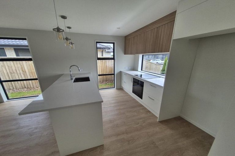 Photo of property in 30 Harry Manship Crescent, Halswell, Christchurch, 8025