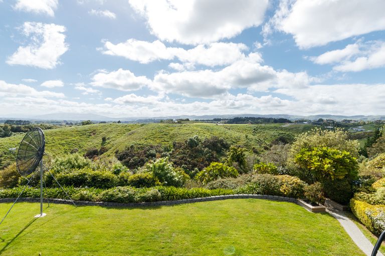 Photo of property in 40 Kilkenny Place, Fitzherbert, Palmerston North, 4410