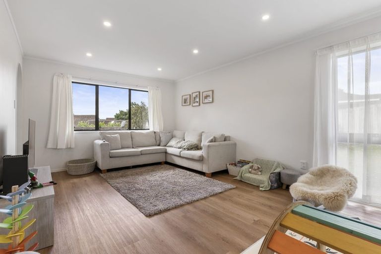 Photo of property in 73 Aberfeldy Avenue, Highland Park, Auckland, 2010