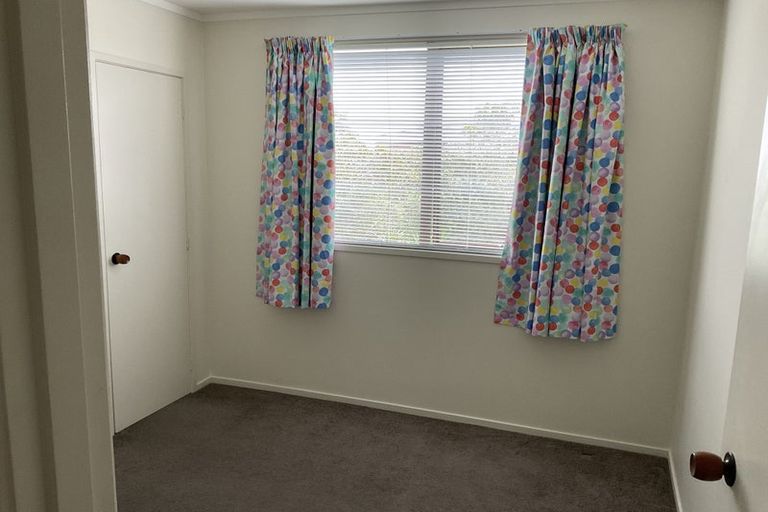 Photo of property in 2/27 Fortunes Road, Half Moon Bay, Auckland, 2012