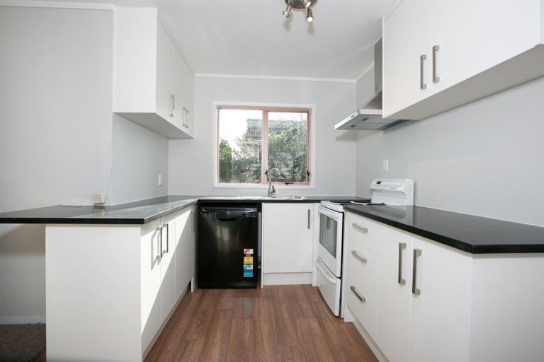 Photo of property in 2/159 Te Atatu Road, Te Atatu South, Auckland, 0610