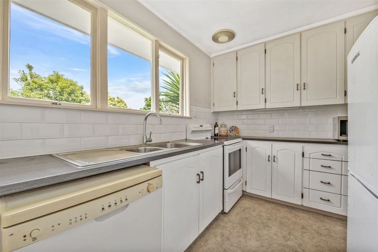 Photo of property in 40 Opal Avenue, Pakuranga, Auckland, 2010