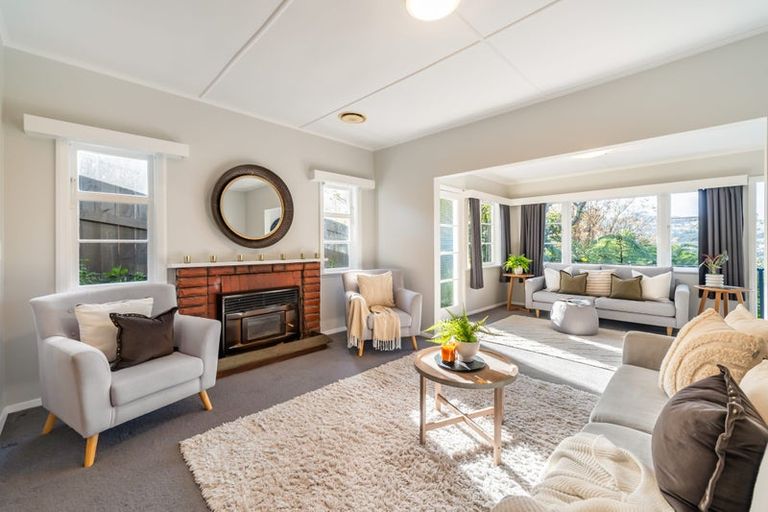 Photo of property in 11 Terawhiti Terrace, Karori, Wellington, 6012