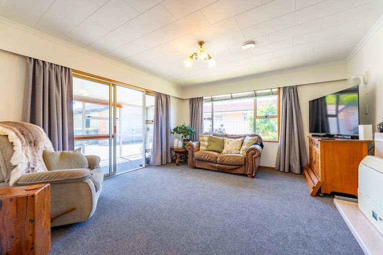 Photo of property in 12 Churchill Place, Waimate, 7924