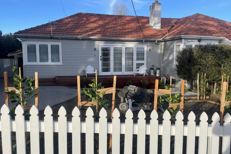 Photo of property in 37 Church Street, Northcote Point, Auckland, 0627