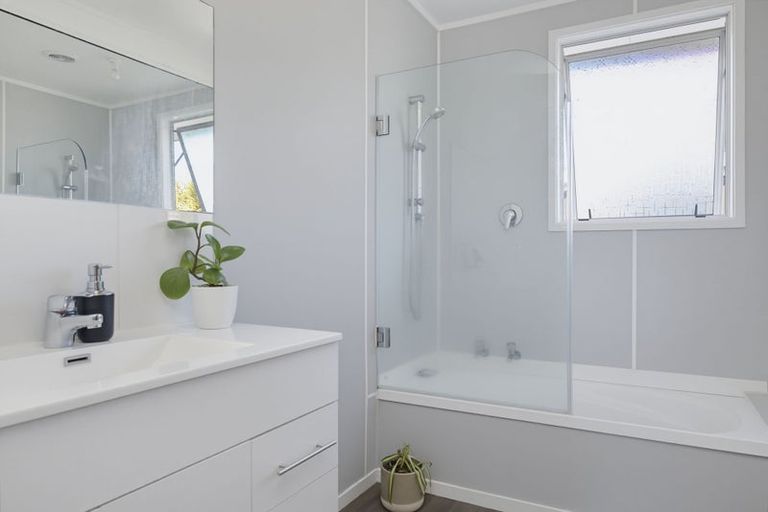 Photo of property in 77 Marshall Avenue, Richmond Heights, Taupo, 3330