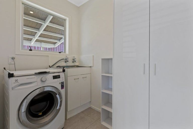 Photo of property in 1 Ross Place, Blagdon, New Plymouth, 4310