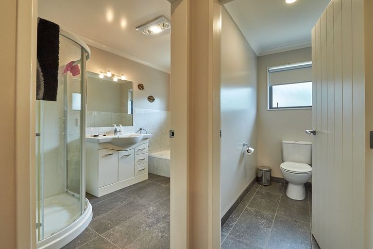 Photo of property in 7 Astelia Court, Milson, Palmerston North, 4414