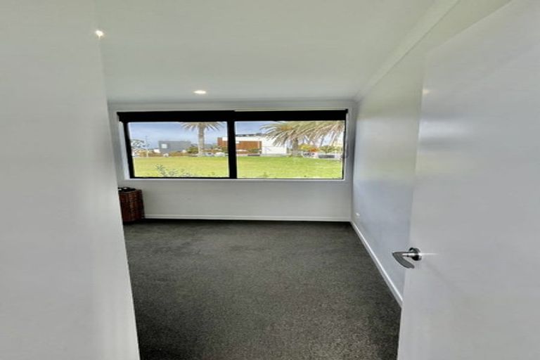 Photo of property in 284 Hobsonville Point Road, Hobsonville, Auckland, 0616