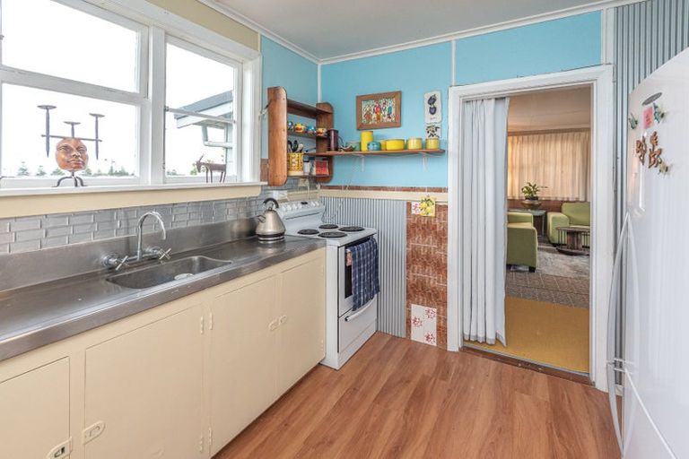 Photo of property in 26 Rangiora Street, Castlecliff, Whanganui, 4501