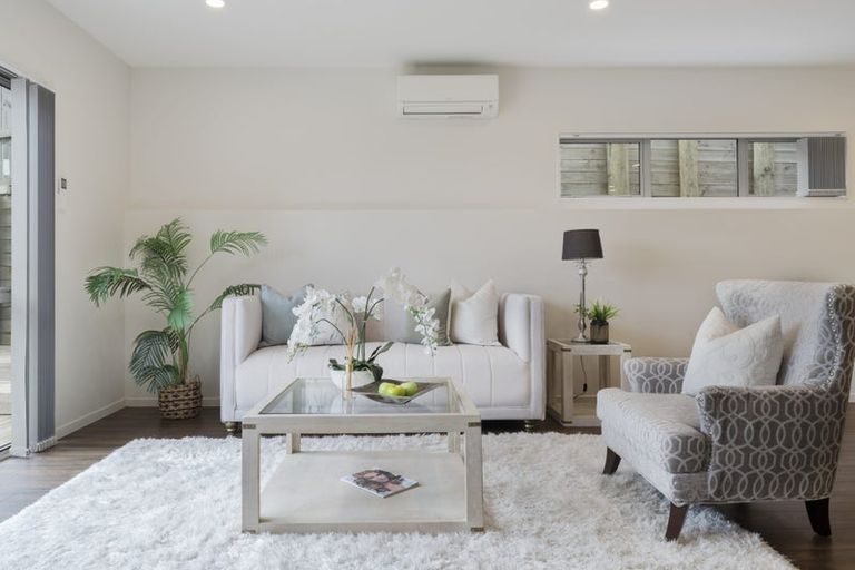 Photo of property in 25 View Road, Henderson, Auckland, 0612