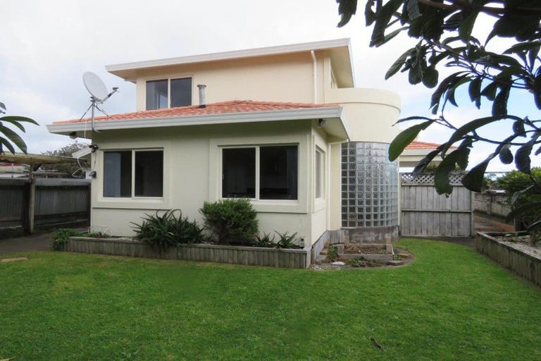 Photo of property in 19 Cutfield Road, New Plymouth, 4310