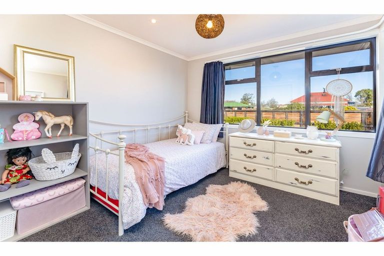 Photo of property in 32 Cridland Street West, Kaiapoi, 7630