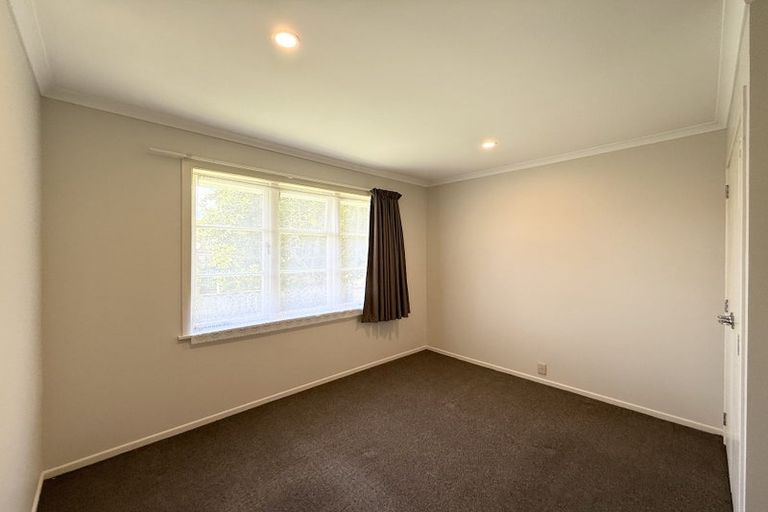 Photo of property in 25 Kereru Street, Henderson, Auckland, 0612