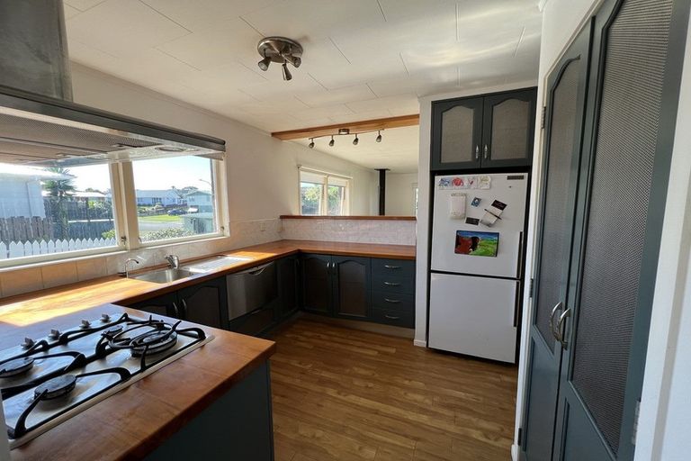 Photo of property in 7 Oleander Place, Bell Block, New Plymouth, 4312