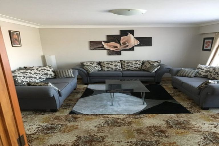 Photo of property in 2/33 Miles Avenue, Papatoetoe, Auckland, 2025