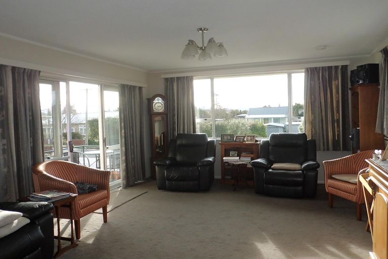 Photo of property in 27 Saint Leonards Road, Temuka, 7920