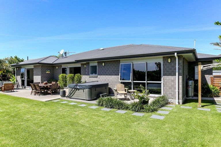 Photo of property in 67 Karamea Street, Whalers Gate, New Plymouth, 4310