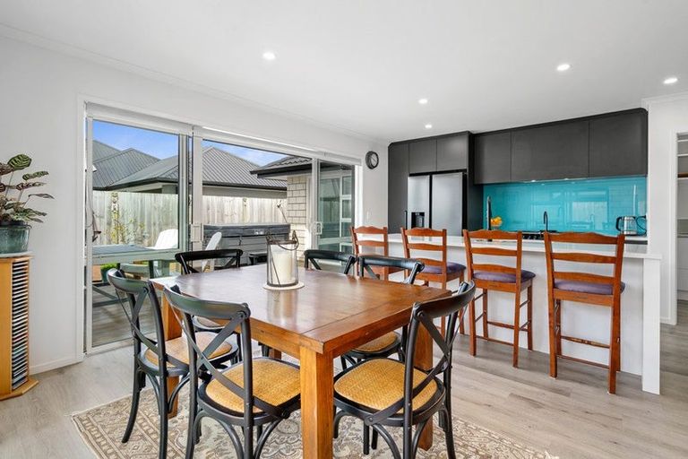 Photo of property in 10 Kaaka Street, Cambridge, 3434