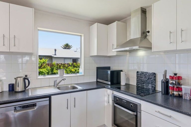 Photo of property in 2 Cargill Street, Levin, 5510