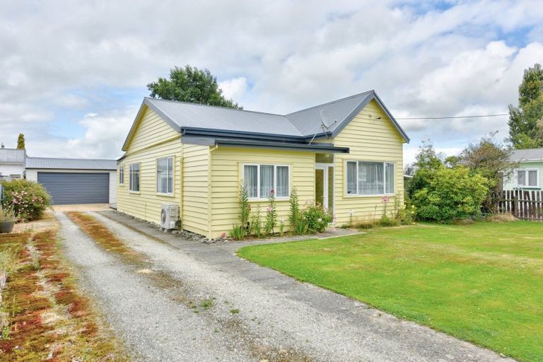 Photo of property in 26 Hunter Street, Edendale, 9825