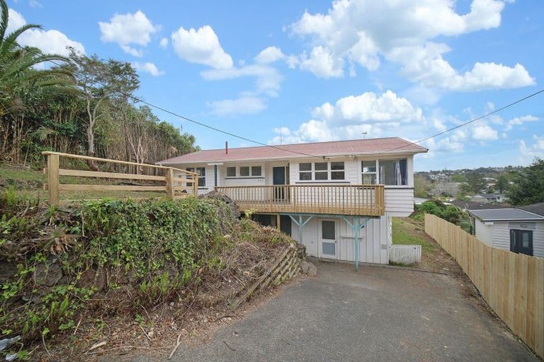 Photo of property in 392 Glenfield Road, Glenfield, Auckland, 0629