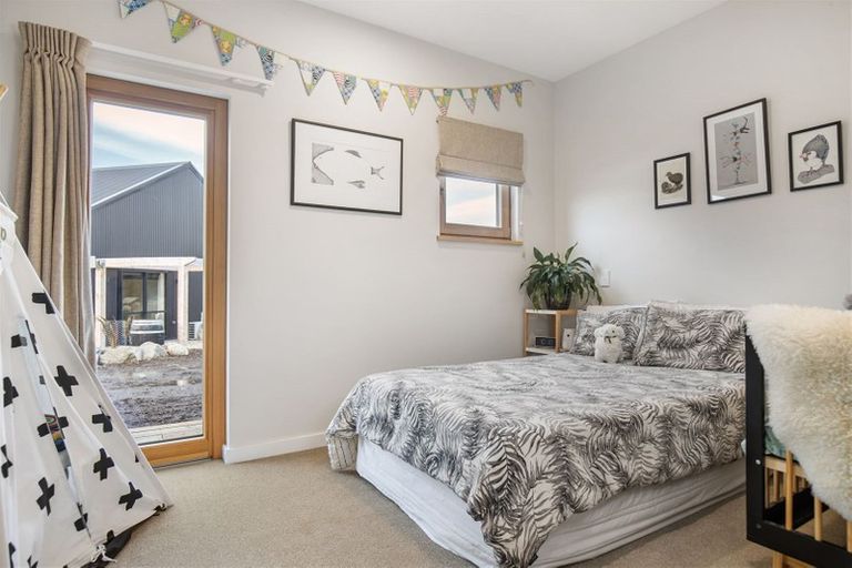 Photo of property in 12 Miharo Lane, Queensberry, Cromwell, 9383