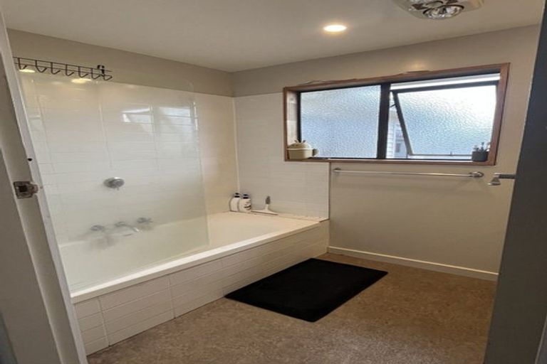 Photo of property in 17 Claridges Road, Casebrook, Christchurch, 8051