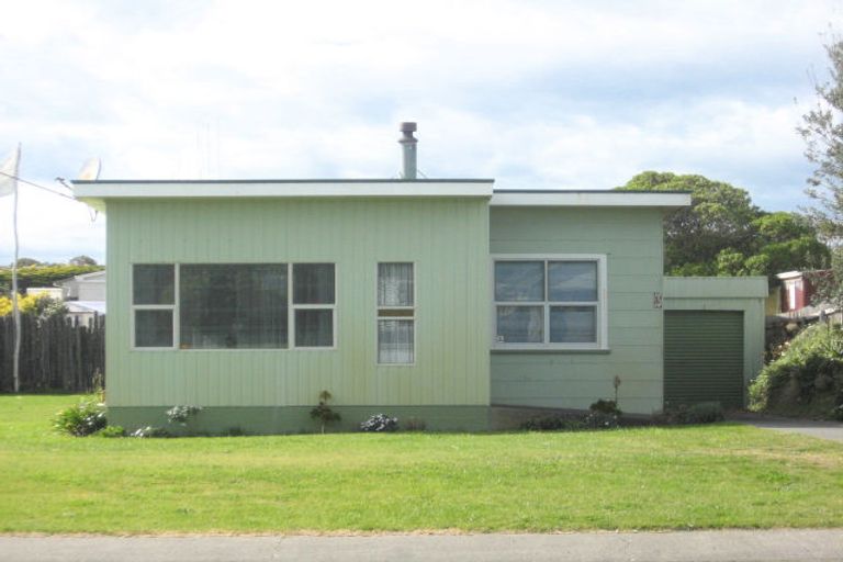 Photo of property in 32 Rua Avenue, Waitarere Beach, Levin, 5510