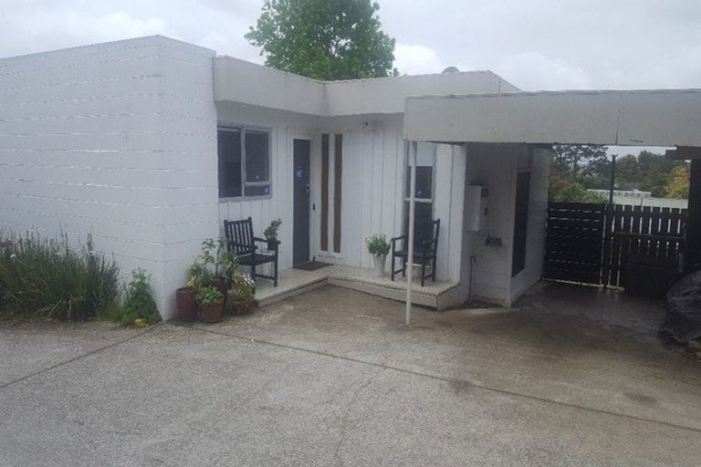 Photo of property in 56 Zita Maria Drive, Massey, Auckland, 0614