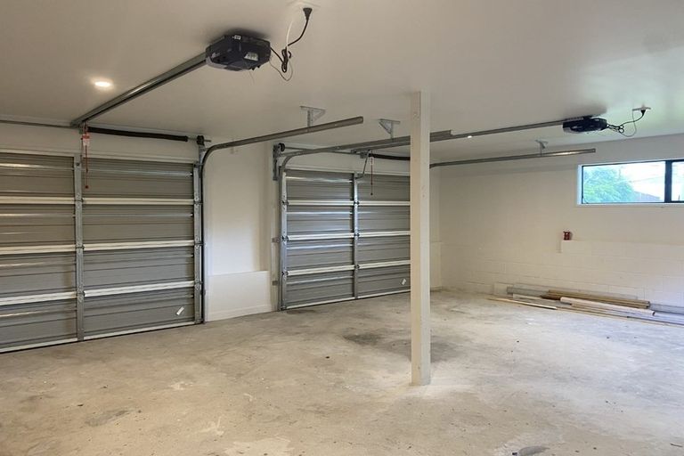 Photo of property in 33 Aronia Way, Goodwood Heights, Auckland, 2105