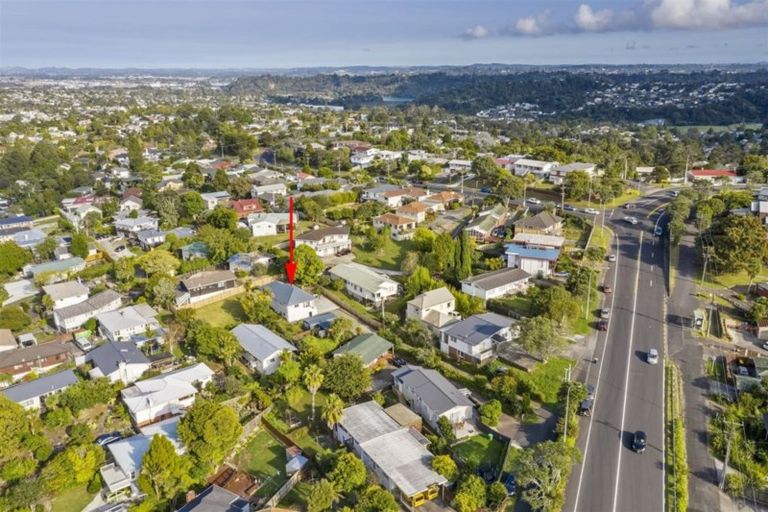 Photo of property in 1/300 Glenfield Road, Glenfield, Auckland, 0629