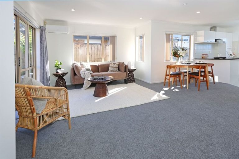 Photo of property in 40 Basra Drive, Henderson, Auckland, 0612