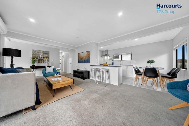 Photo of property in 67 Manuroa Road, Takanini, 2112