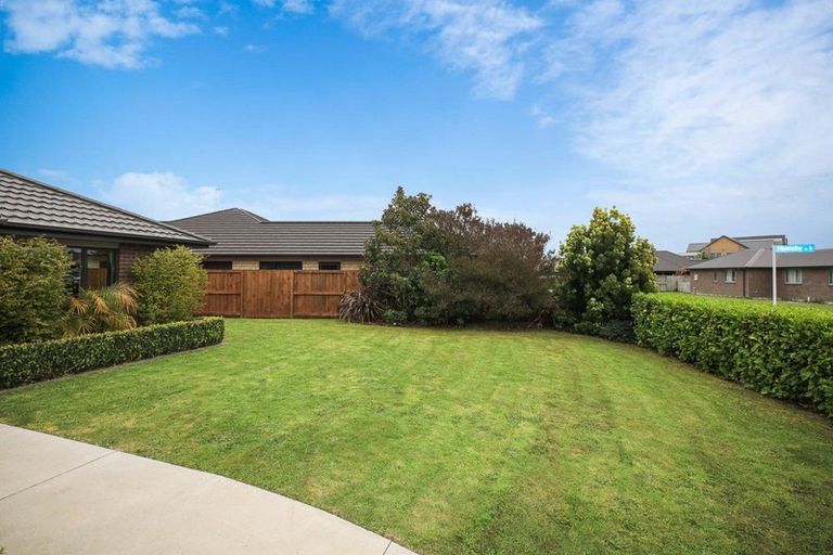 Photo of property in 5 Waltham Place, Rototuna North, Hamilton, 3210