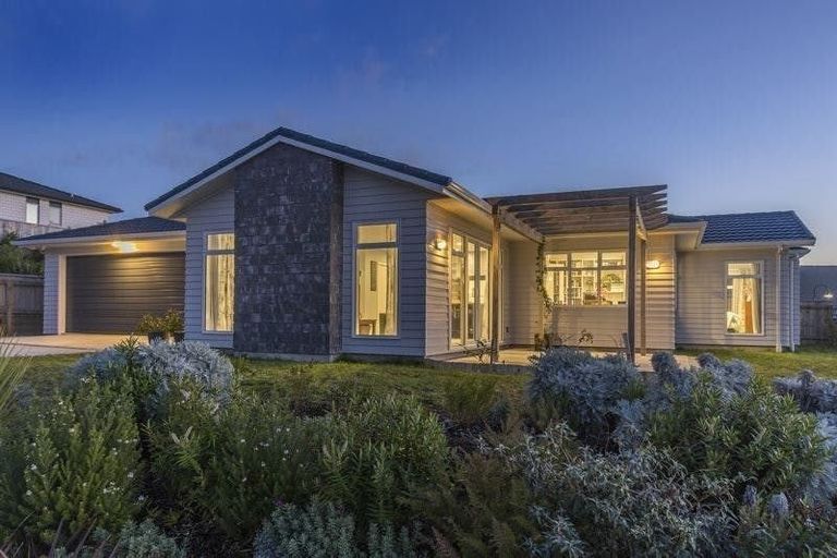 Photo of property in 12 Ken Douglas Drive, Aotea, Porirua, 5024