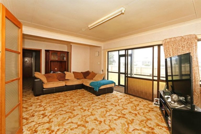 Photo of property in 32 Heaphy Road, Opunake, 4616