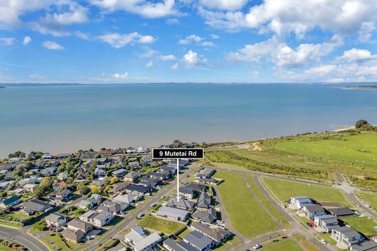 Photo of property in 9 Mutetai Road, Clarks Beach, 2122