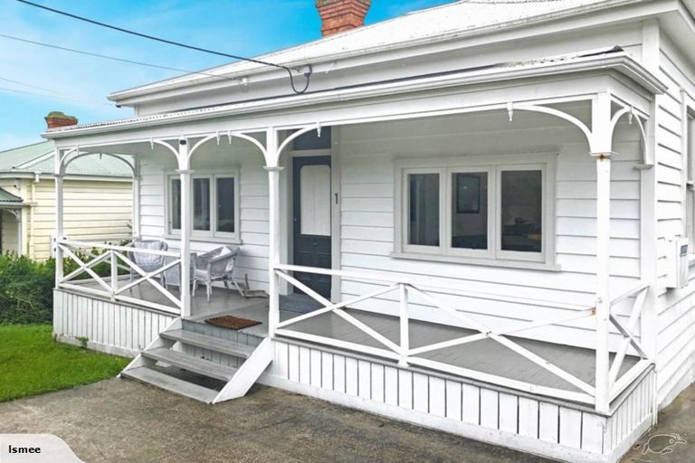 Photo of property in 16 Kawerau Avenue, Devonport, Auckland, 0624