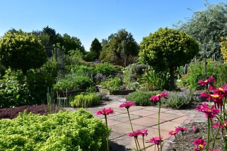 Photo of property in 23 Burnett Street, Oxford, 7430